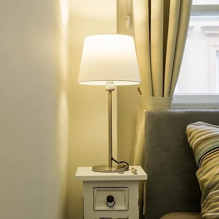 Happy Old Town Apartment *