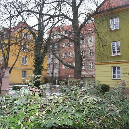 Happy Old Town Apartment