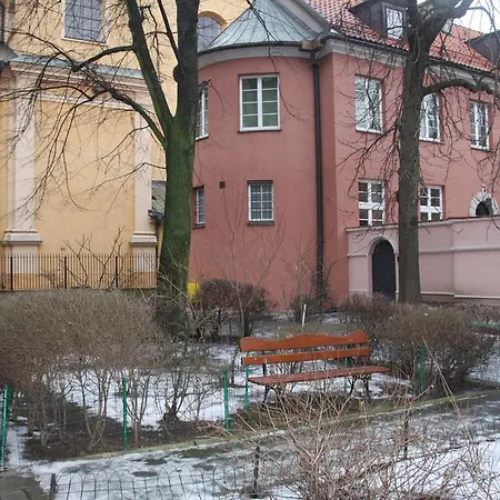Happy Old Town Apartment *
